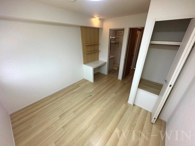 エリザの寝室