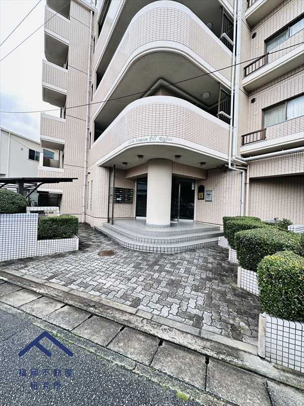 ロワールマンションフィル和白の外観