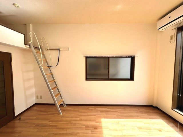 トーヨーコートウィステリアの居間・リビング