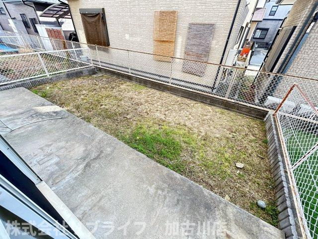 メゾンいなみ野の庭