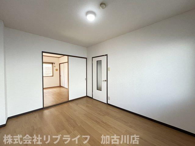 メゾンいなみ野の洋室