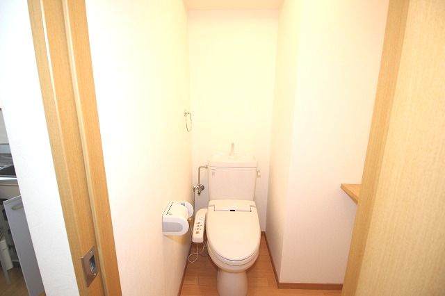 ラ・フルールのトイレ|落ち着いたトイレです