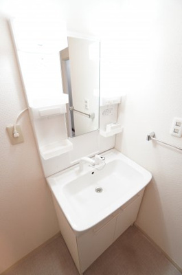 【独立洗面台】 | グランドサン伍番館 | ※同物件・同タイプの写真です。