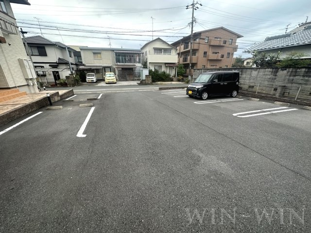 リヴェールの駐車場