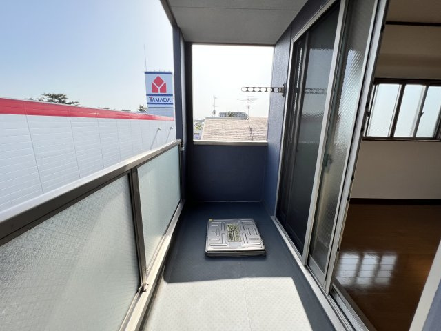 アンプルールフェールKYuのバルコニー|外からの目が気にならないバルコニーで洗濯物が干せます