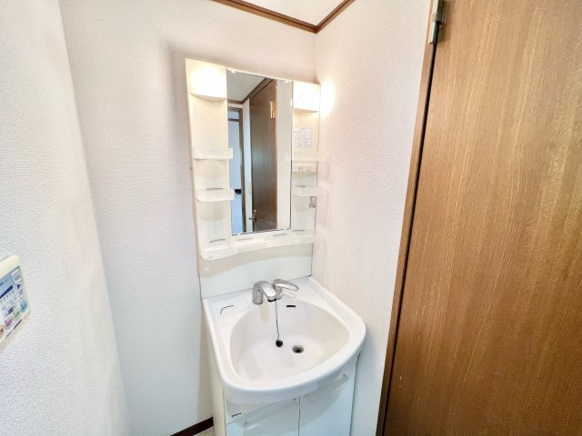 アンプルールフェールKYuの洗面所|ゆったりとスペースのある洗面所