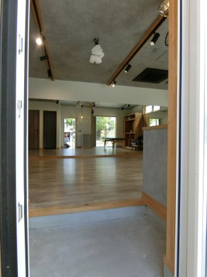 【玄関】 | ３５８テナント