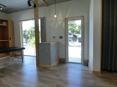 【玄関】 | ３５８テナント