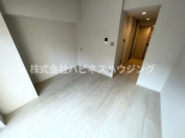 ART APARTMENT IN Ootaka-no-Moriの居間・リビング