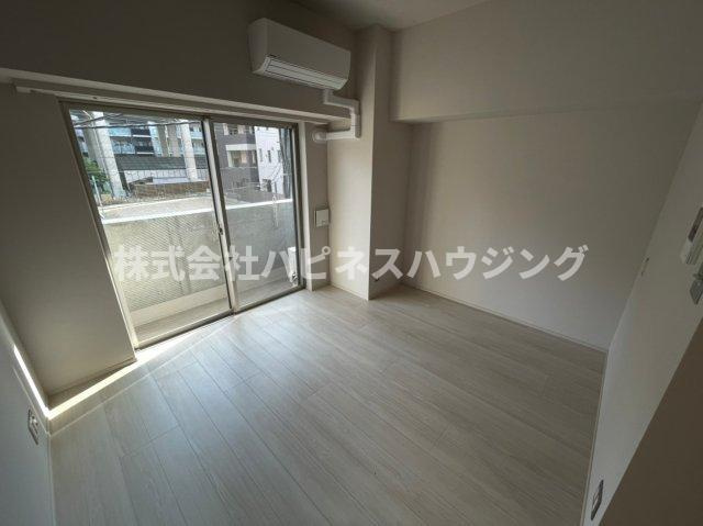 ART APARTMENT IN Ootaka-no-Moriの居間・リビング