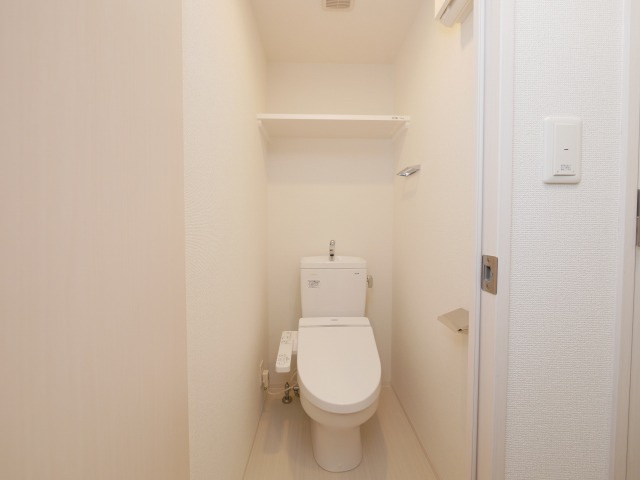 大阪市西区川口３丁目の賃貸マンションのトイレ