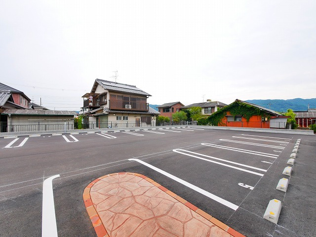 グリーンハイツ加茂Ⅰの駐車場