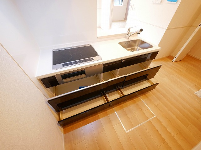 グリーンハイツ加茂Ⅰのキッチン|お料理しやすいキッチンです