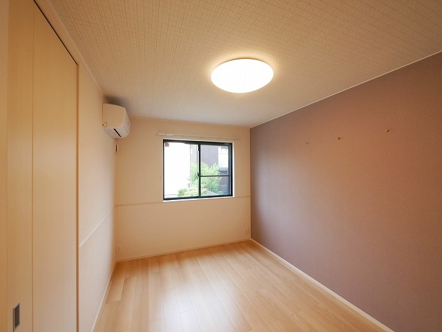 グリーンハイツ加茂Ⅰの洋室|使い勝手のいい洋室です