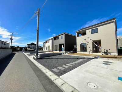 【前面道路含む現地写真】 | 匝瑳市椿3号棟 | 【祝完成】ご内覧は平日でも可能です。お気軽にお問合せ下さい！
TEL:0476-37-3888