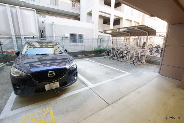 S-FORT江坂LIBERTS 仲介手数料無料の駐車場