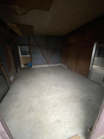 下小鯖　中古住宅のその他|車庫