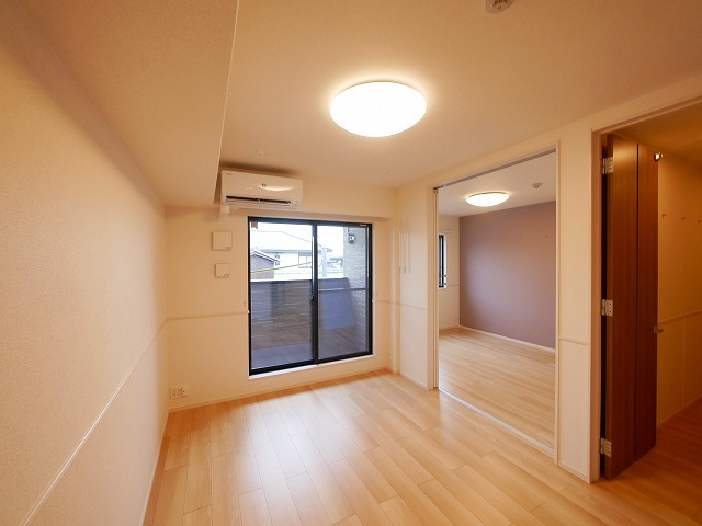 グリーンハイツ加茂Ⅰの居間・リビング|ゆったり過ごせる居間です