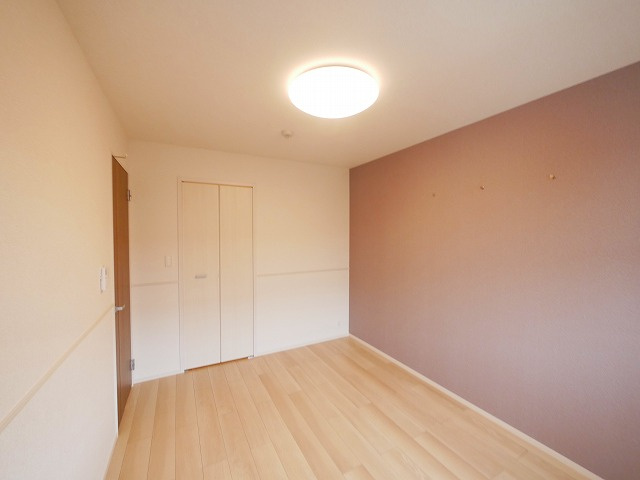 グリーンハイツ加茂Ⅰの洋室|コンパクトで使いやすい洋室です