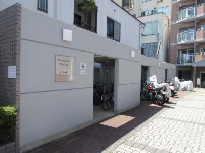 アクシルコート京都二条EASTの駐車場|駐輪場
