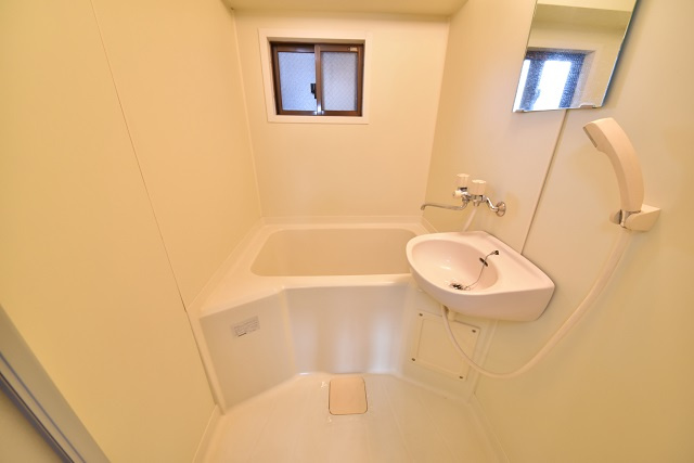 カーサ東中央の浴室