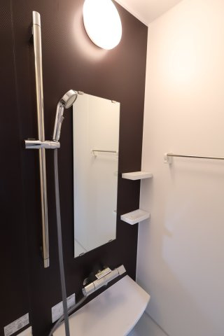 《仲介手数料無料》南区大字大谷口869新築一戸建ての浴室|撮影日 2025年10月23日 15:00 晴れ