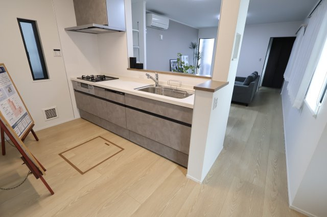 【キッチン】 | 《仲介手数料無料》南区大字大谷口869(33期B号棟)新築一戸建て | 撮影日 2025年10月23日 15:00 晴れ