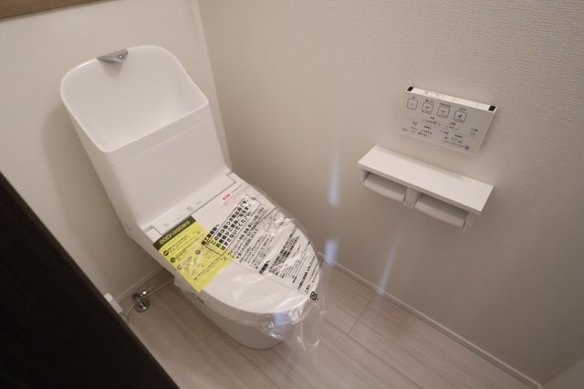 《仲介手数料無料》南区大字大谷口869(33期B号棟)新築一戸建てのトイレ|撮影日 2025年10月23日 15:00 晴れ