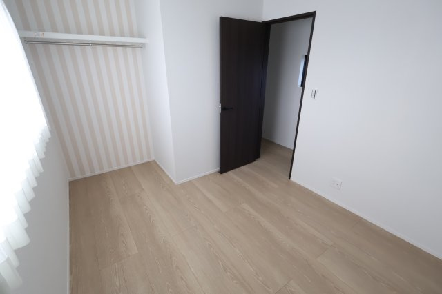 《仲介手数料無料》南区大字大谷口869(33期B号棟)新築一戸建ての洋室|撮影日 2025年10月23日 15:00 晴れ