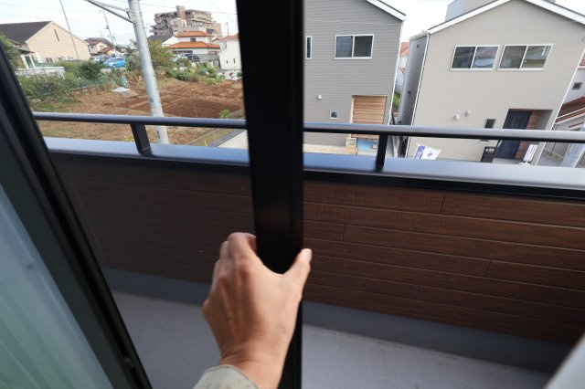 【バルコニー】 | 《仲介手数料無料》南区大字大谷口869(33期B号棟)新築一戸建て | 撮影日 2025年10月23日 15:00 晴れ