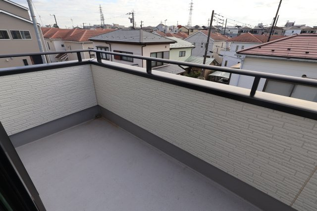 【バルコニー】 | 《仲介手数料無料》南区大字大谷口869(33期B号棟)新築一戸建て | 撮影日 2025年10月23日 15:00 晴れ
