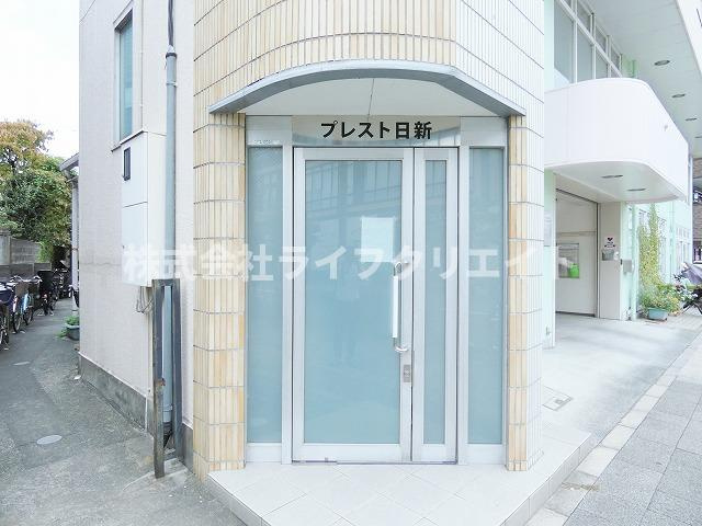 プレスト日新のエントランス