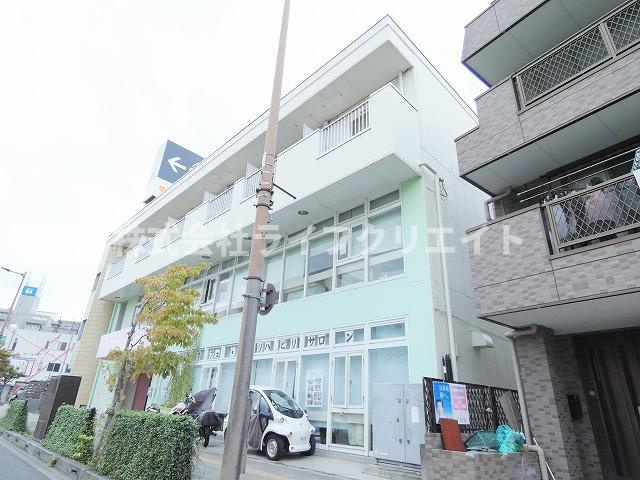 プレスト日新の外観