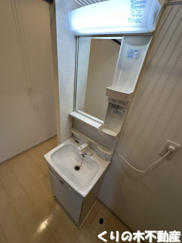 【洗面所】 | サンガーデンひあさA棟 | 忙しい朝には欠かせない洗面所です