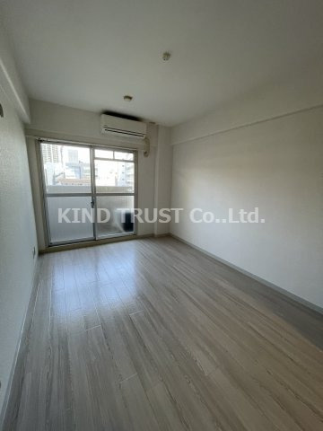 メロディーハイム中津２番館の居間・リビング|こちらのリビングで趣味の時間をお楽しみください