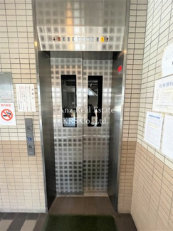 【エントランス】 | エレベーターです。