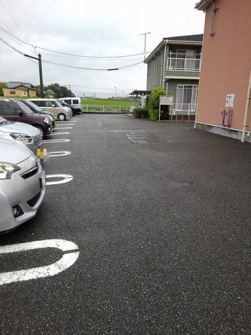 ウランタン弐番館の駐車場|駐車場があります