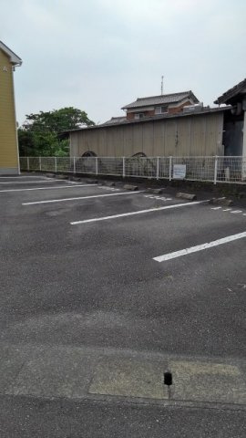 クレストールＤの駐車場|駐車場完備です