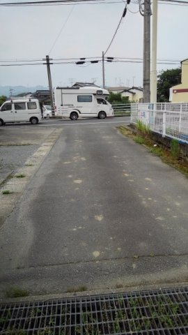 クレストールＤの周辺