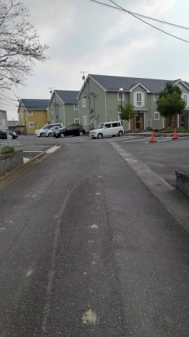 クレストールＤの周辺