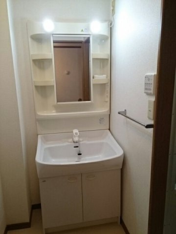 カーサ・ソレイユ三番館の洗面所|広い洗面スペース