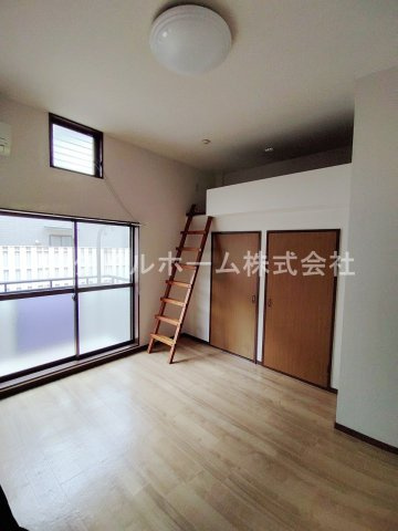【居間・リビング】 | ベノワコートA棟 | 別部屋写真です。