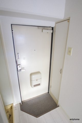 エスプライム新大阪2　仲介手数料無料の玄関