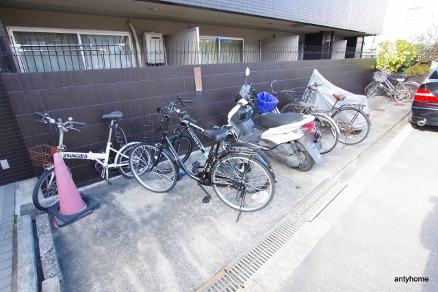 エスプライム新大阪2　仲介手数料無料の駐車場