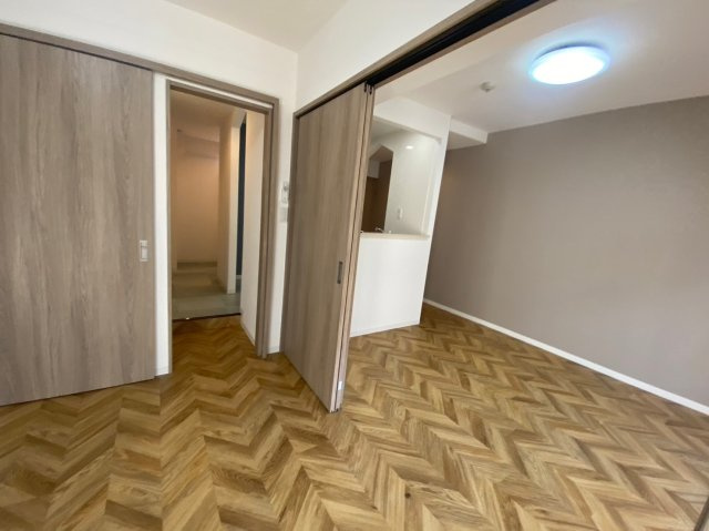 クレスト泉の洋室|クレスト泉