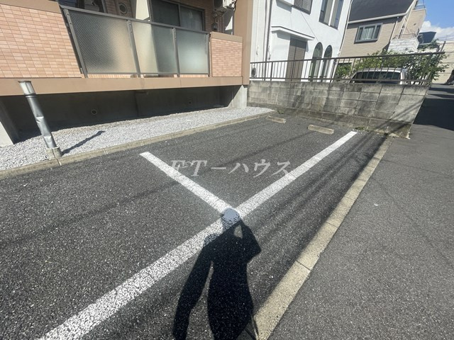 北辰レジデンス東船橋の駐車場