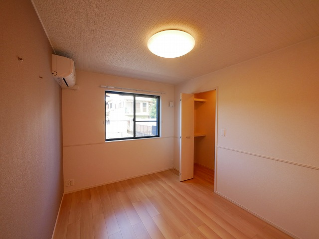 グリーンハイツ加茂Ⅱの洋室|個人の部屋や寝室として使える洋室です