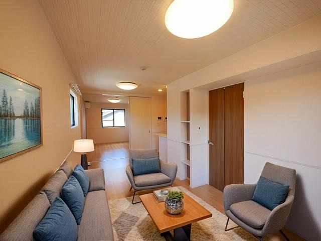 グリーンハイツ加茂Ⅱの居間・リビング|使いやすい居間です