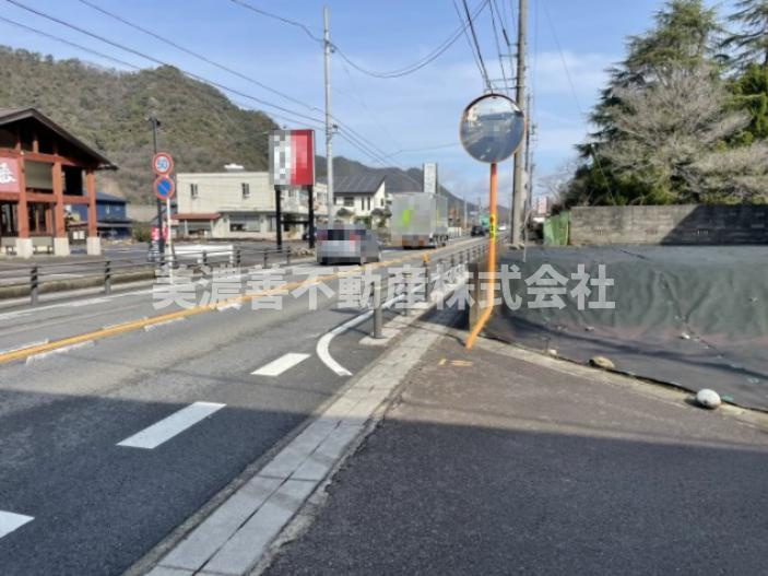 ６２７８９　各務原市鵜沼宝積寺町3丁目土地の前面道路含む現地写真