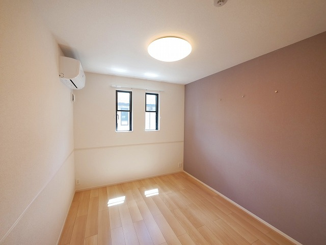 グリーンハイツ加茂Ⅱの洋室